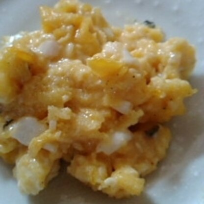 試してみました(^-^)

もう粉チーズ無しではスクランブルエッグ作れないかもってくらい美味しかった！

ありがとーございましたヽ(^^)